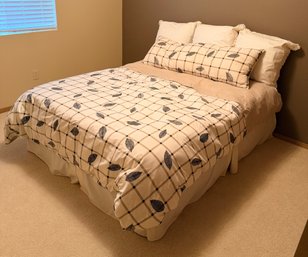 RR4 Queen-Size Bed Frame, Mattress, Bedding, Pillows & Duvet
