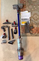 RR1 Dyson V11 Vacuum Cleaner With Wall Mount, Charger & Attachments