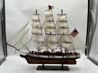 R3 'Flying Cloud' Model Sailboat – 23.5' × 30'