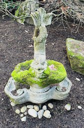 R00 Concrete Fountain Seashell