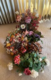 R2 Several Pieces Of Faux Florals And Foliage