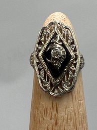 R1 14k Gold Ring With Diamond. No Markings Found, Description As Reported. Size 5