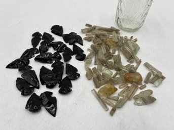 R1 Jar Of Rough Scarpolite Crystal Sticks Obsidian Arrowheads Hand Knapped From Natural Volcanic Glass