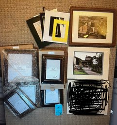 R11 Small Picture Frames New With Boxes, Mats And One Packaged Prints