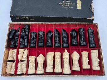 R3 Vintage Gothic Sculpted Chess By Ganine.  Tournament Edition Made In USA