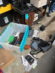 Minolta Himatic E, Antique Radios, Bintage Aiwa Transistor Recorder, Old Phones, Polaroid Camera