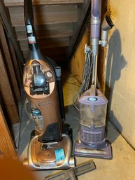 L11 Hoover Wind Tunnel And Shark Swivel Vacuums.  Powered On At Time Of Lotting