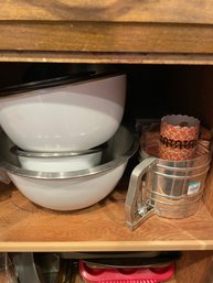R3 Crockpot, Mixing Bowls, Bakeware, Sifter