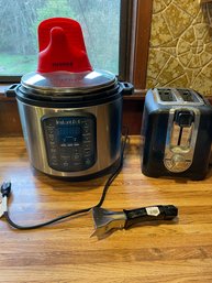 R3 Instant Pot Duo SV, Black And Decker Toaster, Corningware Casserole Handle.