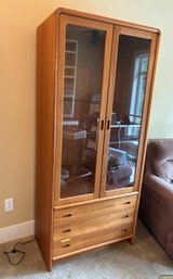 R2 Display Cabinet With Rounded Edges And Spotlight