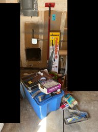 Painting Supplies.  Werner PaInt Mate In Box, Trays, Rollers, Popcorn Ceiling Scraper, Piur And Store Lids