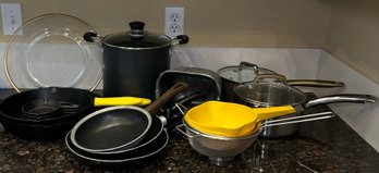 R1 Lodge Cast Iron Pans, Cooking Pans And Pot, And Other Kitchenware