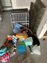 R0 Assortment Of Pet Supplies