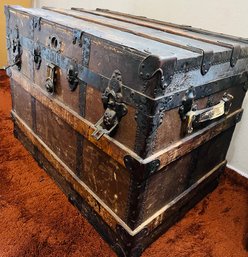 R5 Vintage Lorenz Chest Trunk