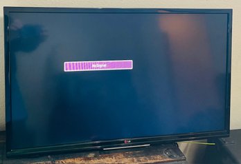 R5 LG 32LB520B 32' Class (31.5' Diagonal) 720p LED TV