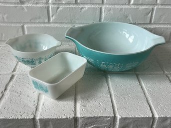 Vintage PYREX Cinderella Amish Butterprint Bows And Loaf Dish