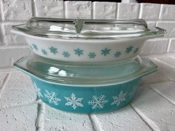 Vintage PYREX Snowflake Casseroles With Lids