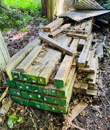 R00 Lot Of 4x4x12 Lumber