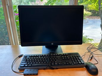 R5 HP ProDisplay P232 Monitor 21 1/2in, HP Keyboard, HP Mouse, Sabrent  Four Port USB