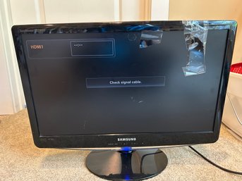 R5 Samsung SyncMaster Model B2230HD With Remote, One Miscellaneous Remote