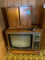 Rm8 Console Sony TV  26in Diagonal Screen And Media Cabinet With Push To Open Doors