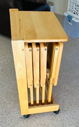 R1 Set Of (4) TV Dinner Eating Trays Wood Rolling Set