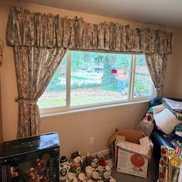 R4 Floral Curtains – Four Panels & Top Section