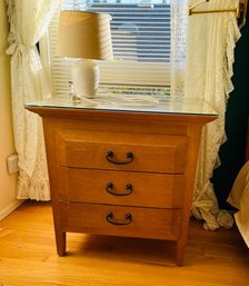 R3 Nightstand With 14in Lamp Three Drawers