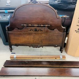 R0 Antique Dark Wood Twin Size Bed Frame W/Decorative Accents, See Photos For Measurements