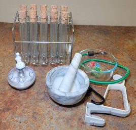 R4 Various Kitchen Gadgets To Include Mortar And Pestle