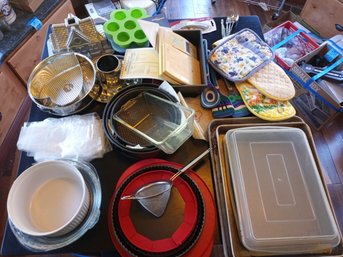 R1 Bakeware, Cake Pans & Kitchen Accessories Lot
