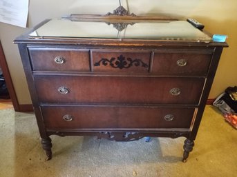 R5 Vintage Wood 3-drawer Dresser/chest With Decorative Hardware, Turned Legs, And Mirror /glass Top
