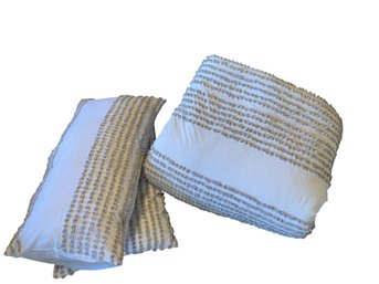 King Comforter And Two Pillows With Shams