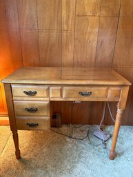 Singer Sewing Machine/table