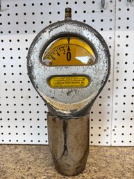 Vintage Cameron Iron Works Type D Pressure Gauge For Oil Drilling