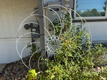 Single 5 Foot Vintage Wrought Iron Round Spiral Lawn Decor - 59'