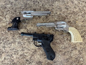 Lot Of Vintage Nichols 250 Cap Gun, 1960s Palmer Plastics Luger Pistol Play Gun