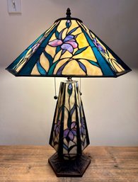 Tiffany Style Stained Glass Table Lamp With Lighted Base 26'