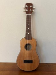 Vintage Hilo Ukelele Model 2652