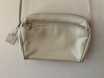 Vintage Giani Bernini Cream Small Crossbody Leather