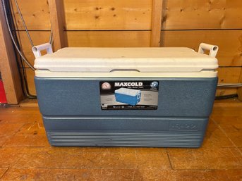 Igloo Brand Maxcold 70 QT, 66L, 114 Can Large Blue Cooler
