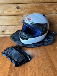 White BELL Motorcycle Helmet - Snell 2000 - DOT 7 3/8 Helmet With Bag And Gloves