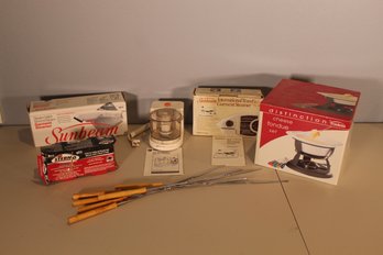 Lot Of Kitchen & Household Items - Fondue, Black And Decker, Sunbeam Steamers