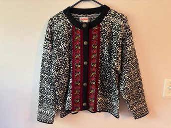 Vintage Norwear Norwegian Knit Wool Sweater Size Small Ornate Embroidery Black & White W/ Red
