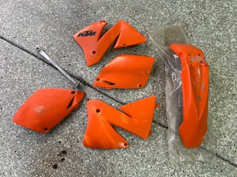 2001 Orange KTM 250 EXC Motorcycle Kickstand & Front Fender / Plastic Body Parts