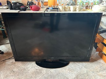 Vizio TruLED XVT473SV 47 Inch XVT Series LED-backlit LCD TV (tested & Working) With Remote