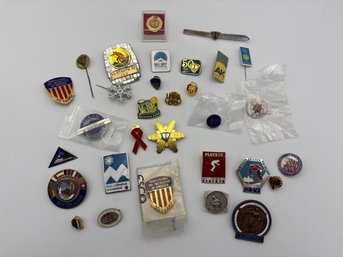 Large Lot Of Vintage 60s 70s 80s Ski Skiing Pins
