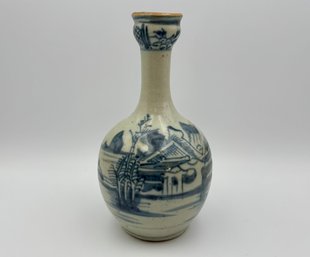 Antique 19th Century Blue & White Porcelain 'Garlic Neck' Bottle Form Vase 8'