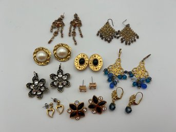 Lot Of Women's Vintage Earrings Jewelry