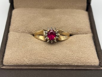 Vintage 14K Yellow Gold Red Ruby Ring Size 7 3/4 (2.36g)